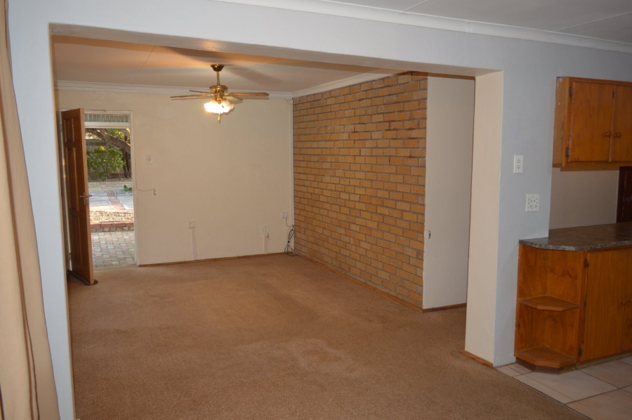 To Let 2 Bedroom Property for Rent in Songloed North West